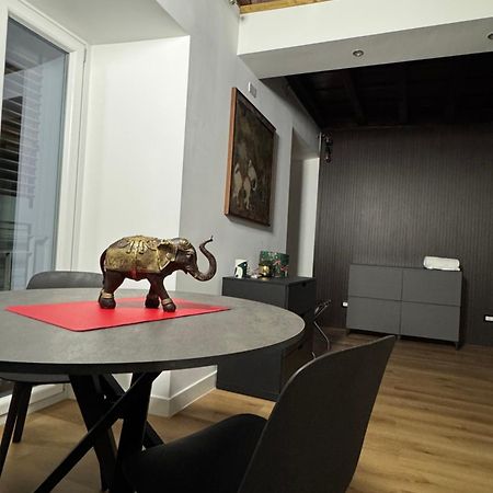 Elephant Parliament Apt Rome Exterior photo